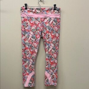 Lululemon Pink Floral Capri Leggings Sz6